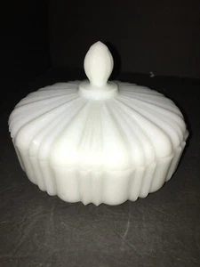 Vintage Milchglas bedeckt Bonboniere - Bild 1 von 5