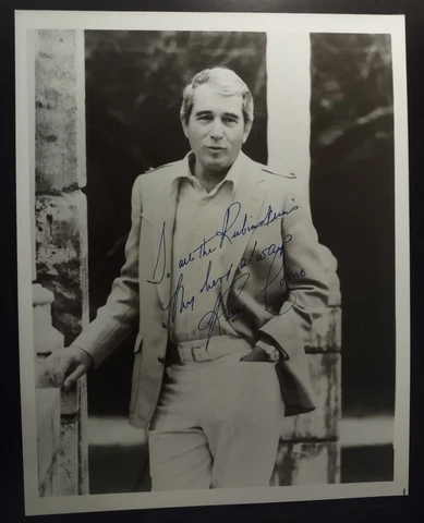 PERRY COMO SIGNED AUTOGRAPH PHOTOGRAPH.  LIFETIME COA Cover