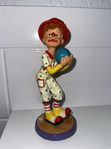 Vintage Clown mit Bowlingkugel Dekor Sammlerstück 7.5" - Bild 1 von 3