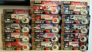 DTE SET OF 28 PC 1993 MATCHBOX CONVOY NFL FORD AEROMAX TRACTOR TRAILER TRUCKS - Picture 1 of 3