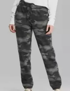 Women's Jogger Wild Fable Camo Print High-Rise Jogger Sweatpants Size Medium NWT - Picture 1 of 2