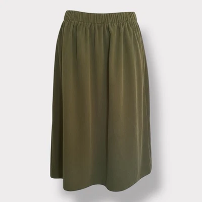 Falda de pana verde tiro alto talla S hasta la rodilla  Foto 1 de 3