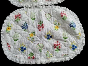 Vintage Quilted Floral Placemats Set Of 2 Scalloped Edges 19x14 White Multi... - Picture 1 of 3
