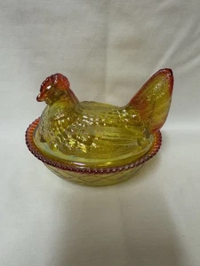 Marigold Carnival Hen on Nest Amberina With Split Tail On Woven Nest - Picture 1 of 10