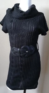 Abito Lovely Day nero in maglia pizzo taglia piccola tartaruga collo largo, ampia cintura elastica. - Foto 1 di 10