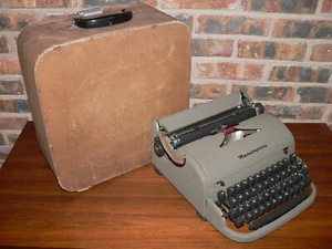 Macchina da scrivere manuale manuale vintage 1950 Remington ""Tutto nuovo"" verde oliva con custodia - Foto 1 di 9