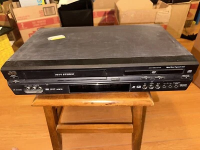JVC DVD VCR Combo HR-XVC26U Player Video Recorder VHS No Remote Tested Works - Image 1 of 4