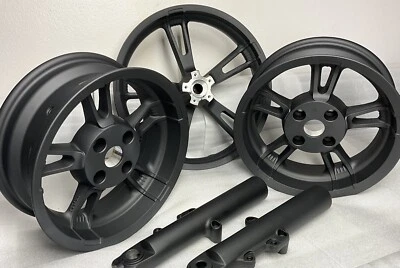 Harley Tri Glide FREEWHEELER FLRT Custom negro mate 2014-23 ruedas intercambio Foto 1 de 4