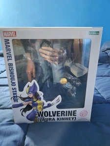 Wolverine (Laura Kinney) Statue - Picture 1 of 6