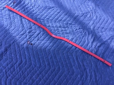 Chevrolet Corvette 1963-1967 techo rígido retenedor inferior para molduras de acero inoxidable Foto 1 de 2