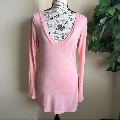 Camiseta Azul Asfalto Cuello en V Manga Larga Rosa Talla M Foto 1 de 4