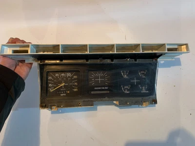 Cuadro de instrumentos manual Ford F150 F250 Bronco 1980-1986 73 k sin tacómetro Foto 1 de 4