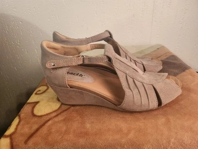 Earth Primrose Ginger Womens sz 8 Taupe Suede Wedge Sandals #12 - Image 1 of 4