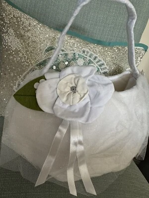 Bolso Pottery Barn Kids ~HADA BLANCA~ GOLOSINA DE HALLOWEEN ~¡TRUCO DE TUL BRILLANTE CON FLORES! Foto 1 de 4