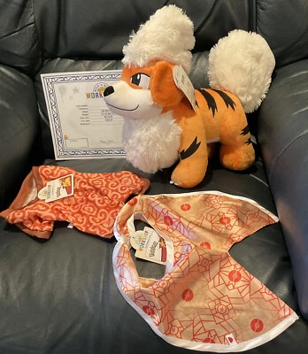 Build A Bear Pokemon Growlithe con capa de certificado y pijama nuevo con etiquetas Foto 1 de 4