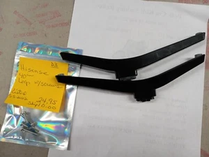 Hisense 40 Zoll Beine mit Schrauben - Bild 1 von 5