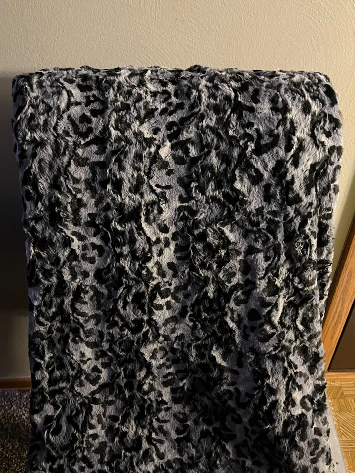 Manta Minky 60”x110” Telas Shannon Luxe Cuddle - Bob Cat Gris Negro - Nueva Foto 1 de 1