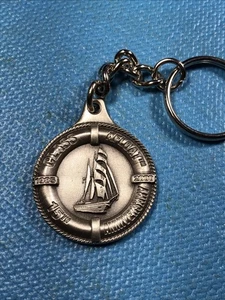 Schlüsselanhänger Souvenir massiv Zinn Klasse über Wasser 15. Jahrestag KOSTENLOSER VERSAND - Bild 1 von 9