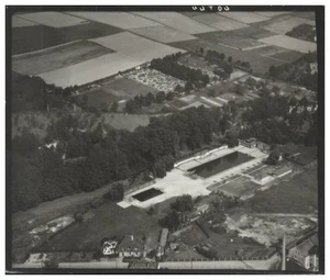 Foto de piscina al aire libre ZZ-2985/Greiz imagen aérea 14 x 12,5 cm aprox. 1938 - Imagen 1 de 2