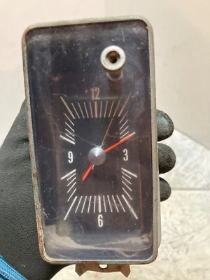 Dash Clock 1968 Buick Electra Riviera Wildcat - Image 1 of 4