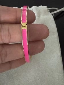 J. Brazalete Crew Esmalte Rosa Tono Dorado Firmado Brazalete Cierre Joyería - Imagen 1 de 8