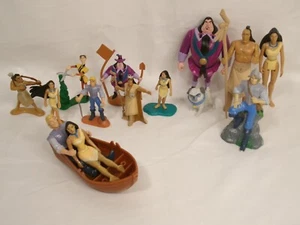 Lotto misto di 15 personaggi giocattolo vintage Disney Pocahontas cake topper - Foto 1 di 6