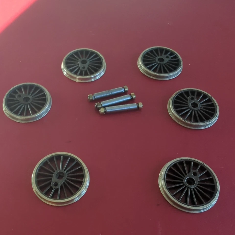 romford / Markits  wheels 22mm X 6. (A) 18- spoke     00 Gauge  - Image 1 of 1