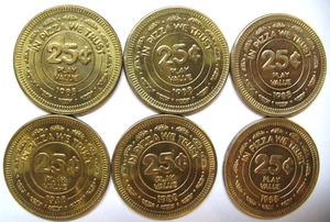 1988 CHUCK E. CHEESE PIZZA RARE VINTAGE ARCADE GAME BRASS ONE COIN TOKEN - Picture 1 of 8