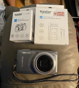 Olympus Stylus 7010 12MP Silver Digital Camera HyperCrystal View. - Picture 1 of 19