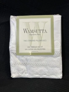 NUOVO set vintage di 2 federe Wamsutta bianche con design occhielli smerlati - Foto 1 di 5