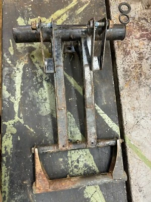 Brazo pivote trasero Yamaha SRX 600 1998 8CR-47332-10-00 RW5966 Foto 1 de 4