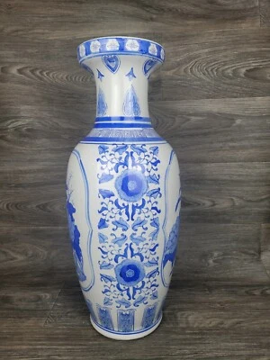 Jarrón de colección Three Hands Corp. azul y blanco 24" pulgadas (producto descontinuado) Foto 1 de 4