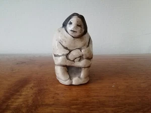 Kleine Vintage Keramik Figur Plastik Ton native Kunst beige 8 cm Rarität 1960er - Bild 1 von 7