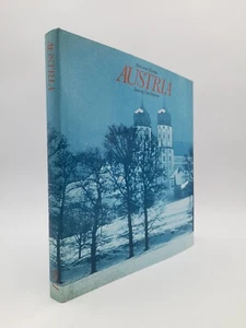 Austria attraverso l'Europa di Piero Ottone Touring Club Italiano anno 1981 - Picture 1 of 8