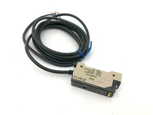 New Omron E3C-JC4P Photoelectric Sensor 12 to 24VDC - Picture 1 of 4
