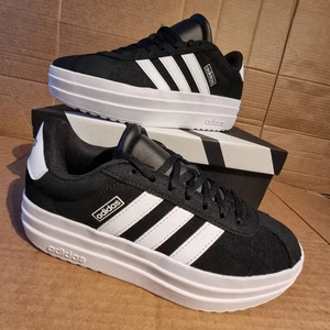 Adidas Mujer Court VI Bold J Cuero Plataforma Entrenadores Reino Unido 5 - Negro/Blanco - Imagen 1 de 12