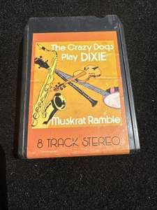 Die verrückten Hunde spielen Dixie Muskrat Ramble 8 Spur Tonband Stereo Charm Schallplatten - Bild 1 von 3