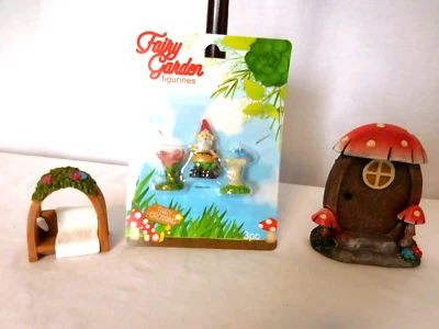 Miniature Fairy & Garden House Figurines Mushroom's , 5 Piece Set NEW - Image 1 of 4