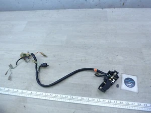 1981 Honda CB750F Super Sport H1693-1) left hand control switches horn button  - Picture 1 of 15