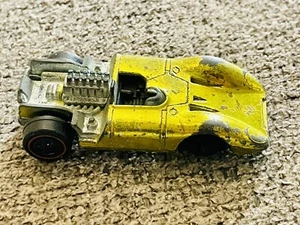 Hot Wheels Redline Ferrari 312 P Yellow 1969 One Tire Missing Outsert - Picture 1 of 7
