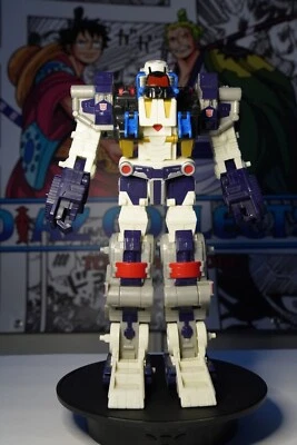 2006 Transformers Cybertron Leader Class Metroplex Action Figure Incomplete - Image 1 of 4