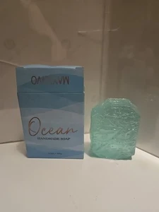 Mayicivo Spa Ozeanduft Diamantform handgefertigte Glycerinseife 3,5 Unzen Neu im Karton Frauen  - Bild 1 von 3
