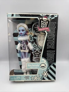 2011 Monster High ABBEY BOMINABLE & SHIVER 1st Wave Doll V7988 NIB - Picture 1 of 7