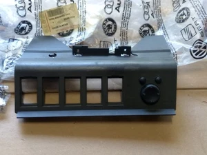 SEAT TOLEDO PLANCIA ALLOGGIAMENTO INTERRUTTORE PULSANTE ALZAVETRO 1L0857567A - Picture 1 of 5