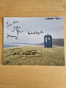 DR WHO - 10x8 PHOTO SIGNED BY 6 inc DERREN NESBITT, JULIAN GLOVER, JOHN LEESON - Picture 1 of 6
