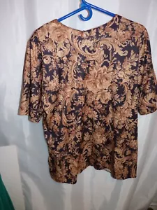 Top Notch Gold Roses on Black Background Top size 18-20 - Picture 1 of 6