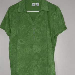 Camisa polo ajustada verde Caribbean Joe con botones - Imagen 1 de 13