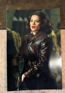 Foto 4x6 firmada por Hayley Atwell garantizada para pasar servicio auténtico - Imagen 1 de 1