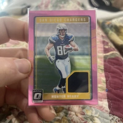 2016 Donruss Optic - Rookie Threads Pink #DRT-HH Hunter Henry (MEM, RC) - Image 1 of 4