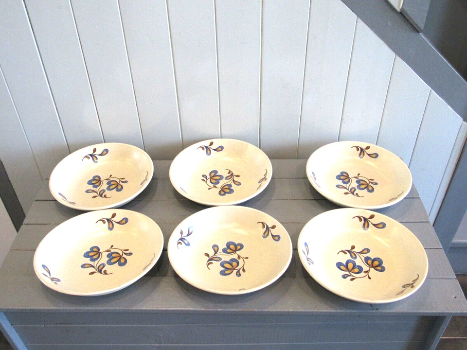 6 assiettes creuses beiges décor fleurs bleues KG Lunéville - Photo 1/4